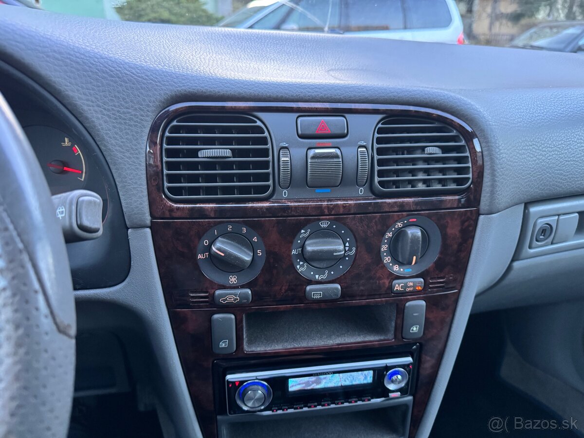 Volvo v40 1.8 85kw LPG - 5