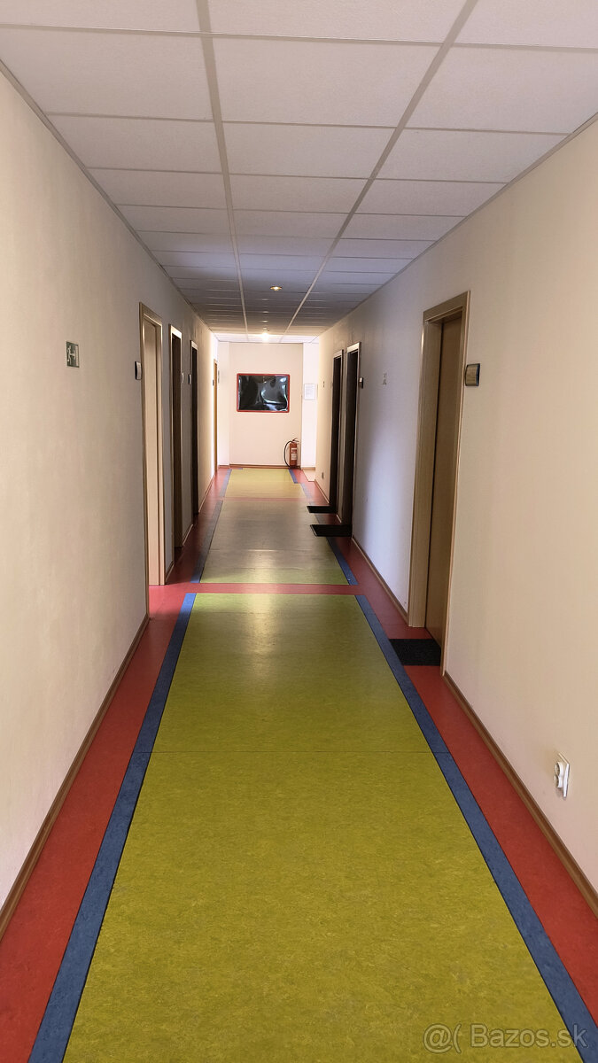 Kancelária 19 m2 v biznis centre na Severe - 5