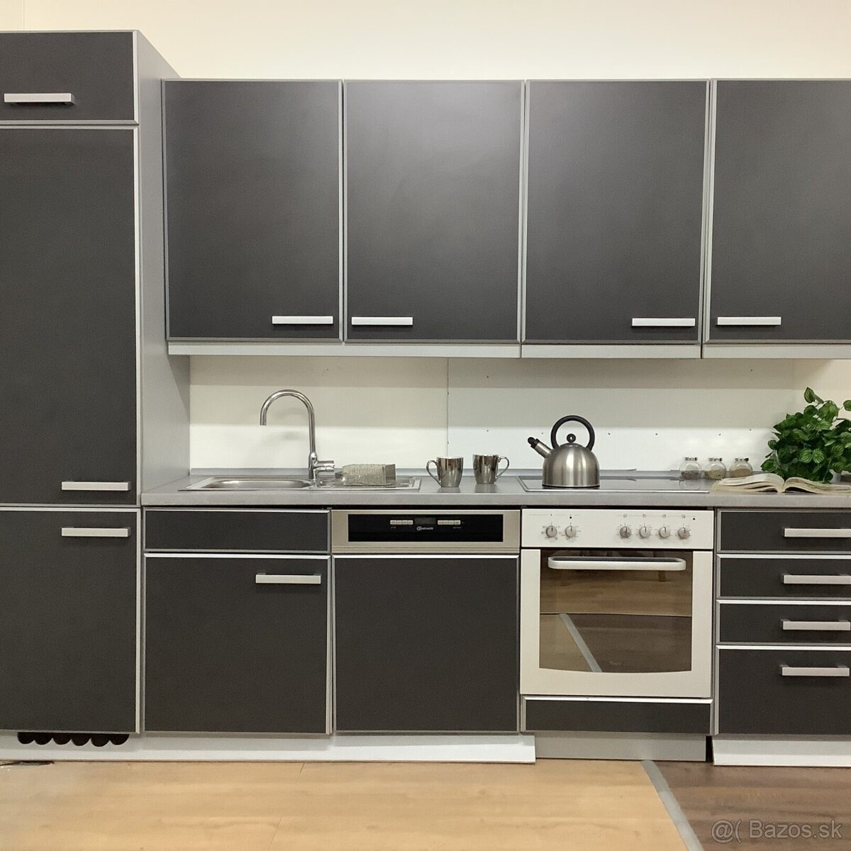 Šedá kuchyně STELLA - 5