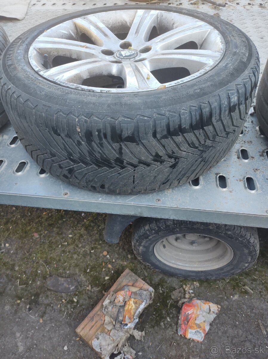 Jaguár 245/45R18 - 5