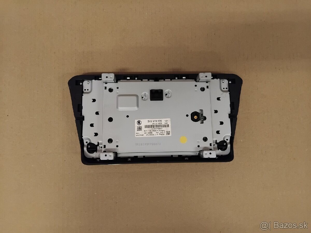 LCD displej + modul autorádia Superb 3 - 5