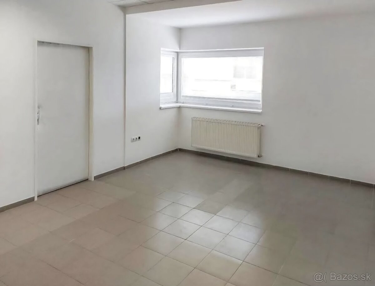 Kancelárske-obchodné priestory-centrum Prievidza - 5