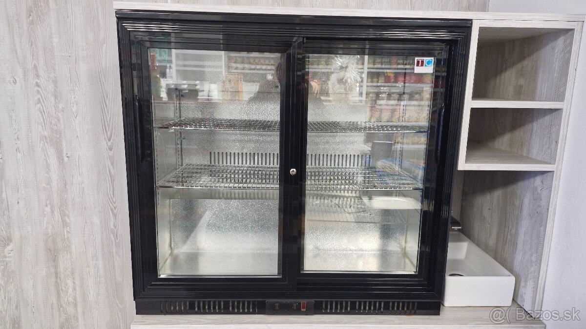Mám na predaj vitrinu, barovu chladničku - 5