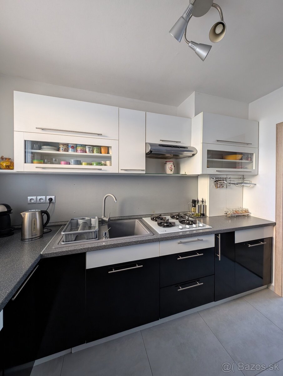 Predám 3-izbový slnečný byt Košúty 2 - 5