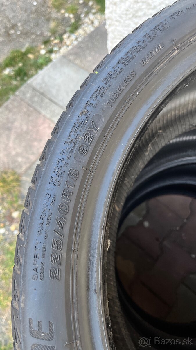 Letné pneu 225/40 r18 - 5