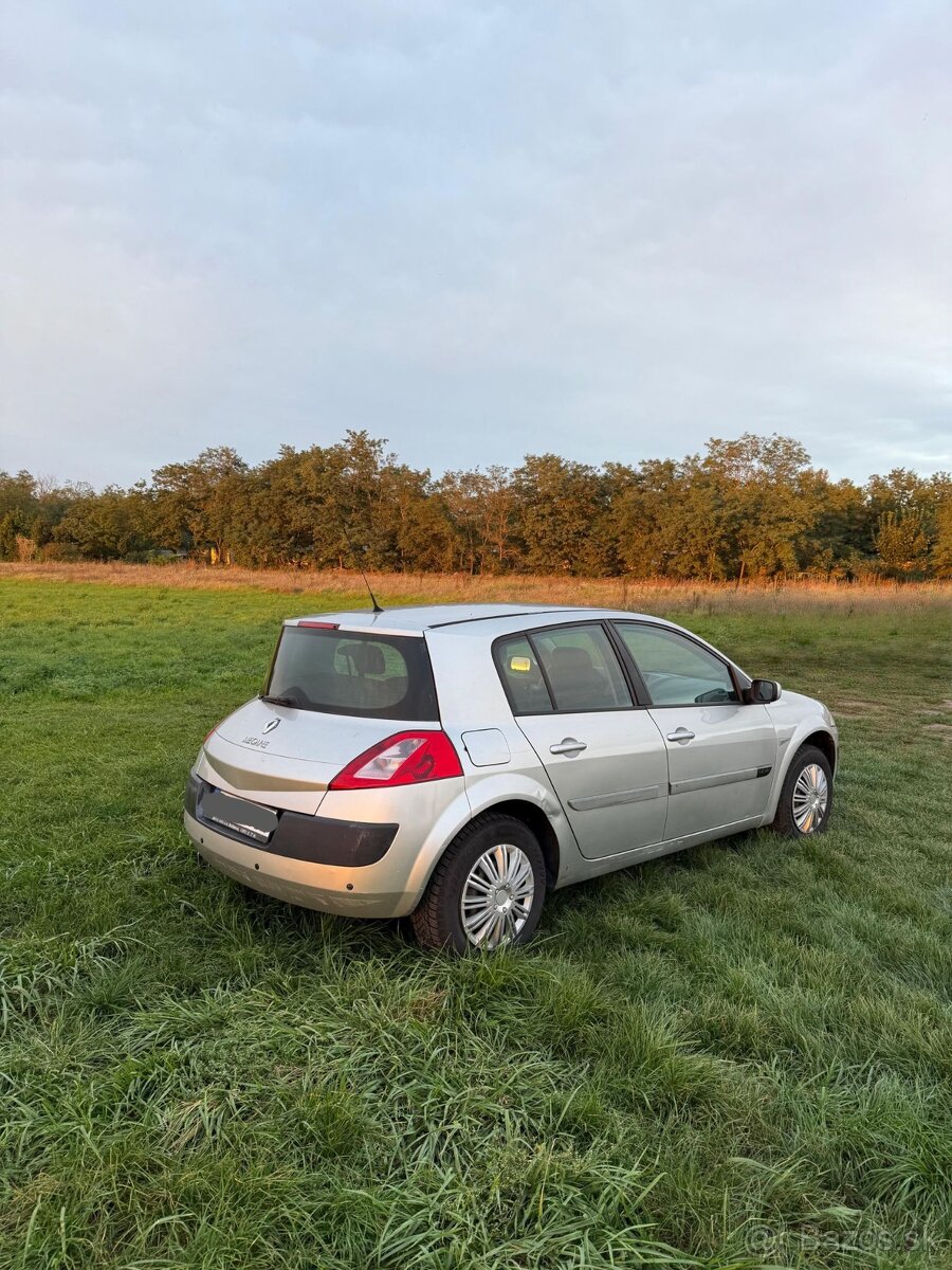 Renault Mégane 1.4 16V - 5