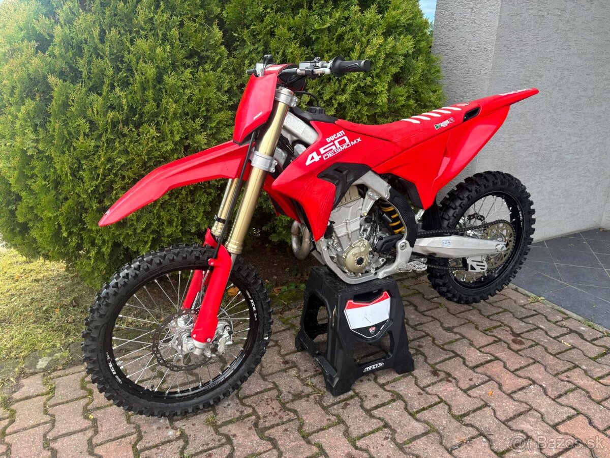 DUCATI DESMO 450 MX AKRAPOVIC