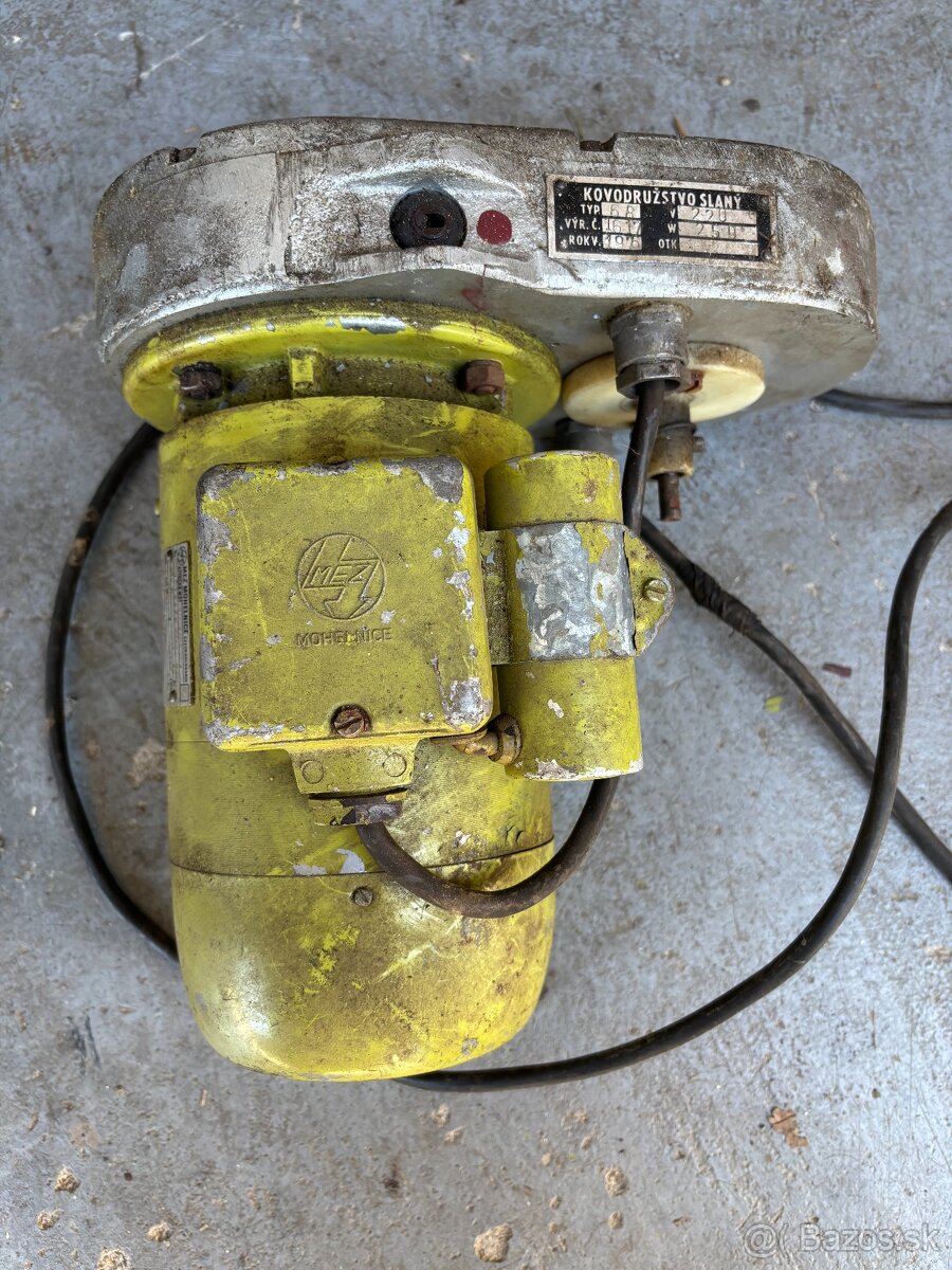 Strojcek na strihanie oviec - bruska, hlavice, noze - 5