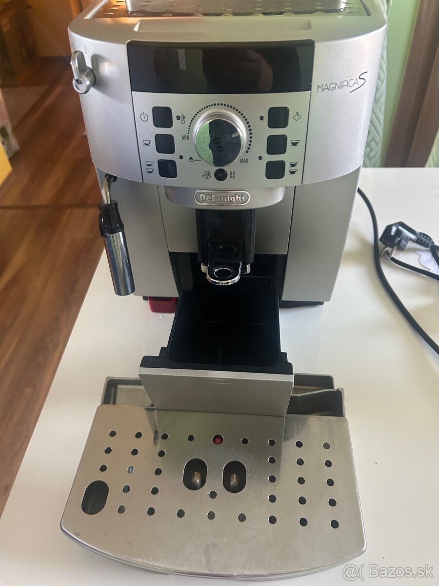 Delonghi Magnifica S - 5