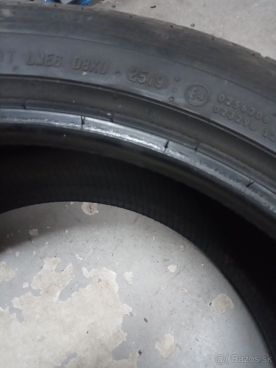 235/45R19 - 5
