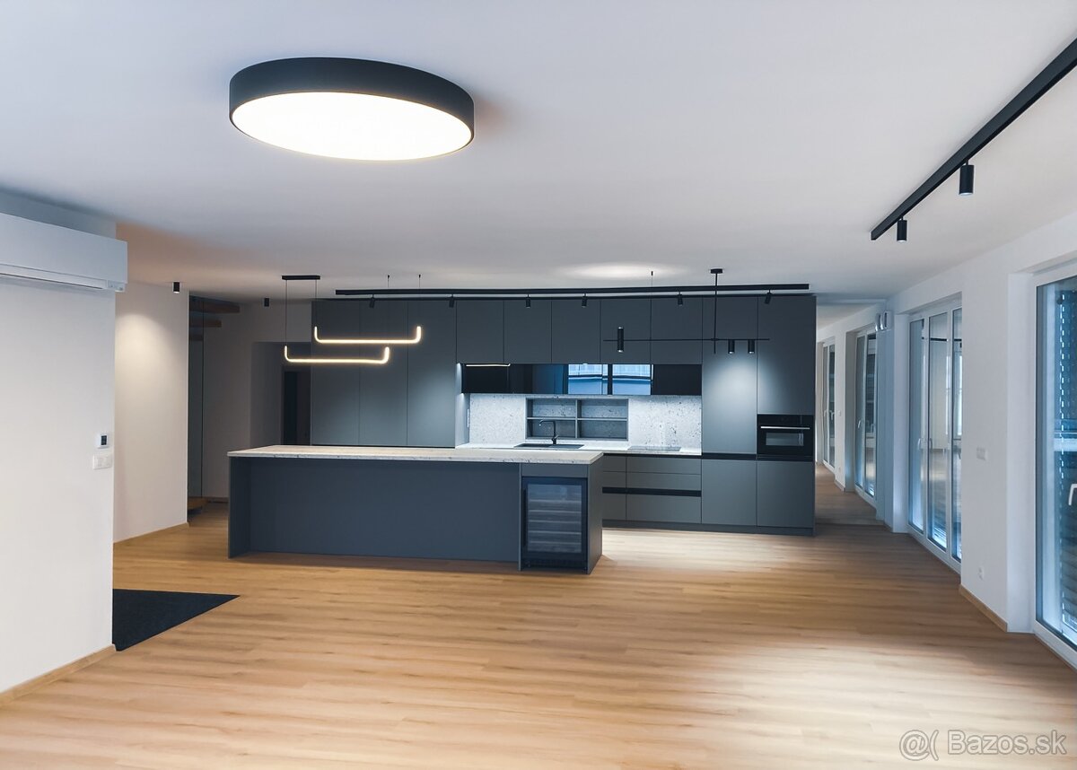 PENTHOUSE, 264 m2, absolútne centrum Žiliny - 5