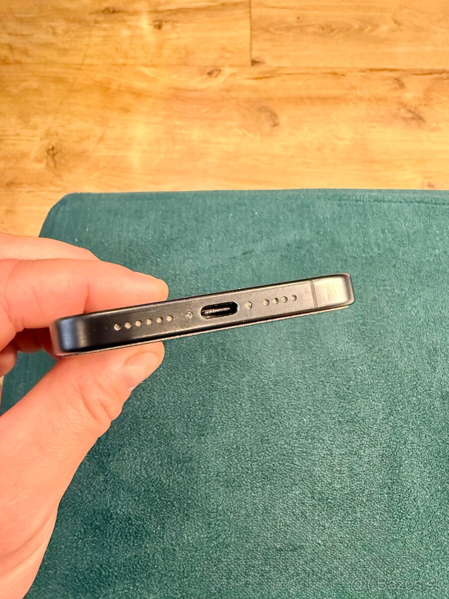 Predám Iphone 15 pro max 256GB V ZÁRUKE - 5