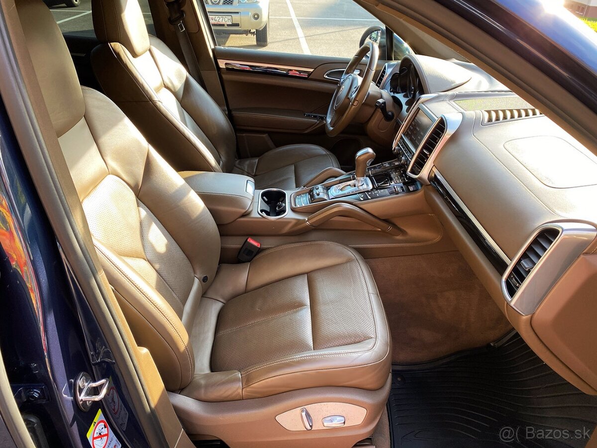 Porsche Cayenne 2011, 3.0 TDi 176 kW - 5