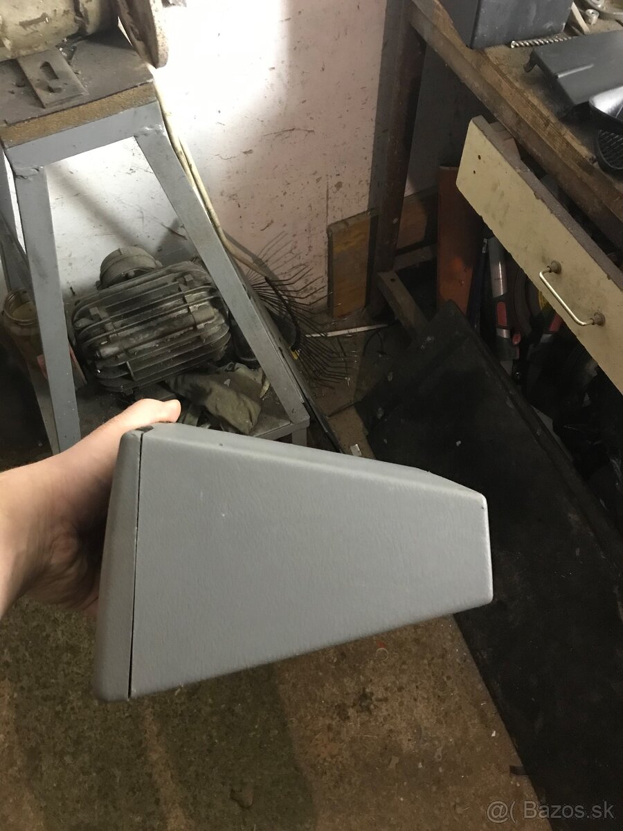 Škoda Felicia GLXI Skrinka Pod Rádio - 5