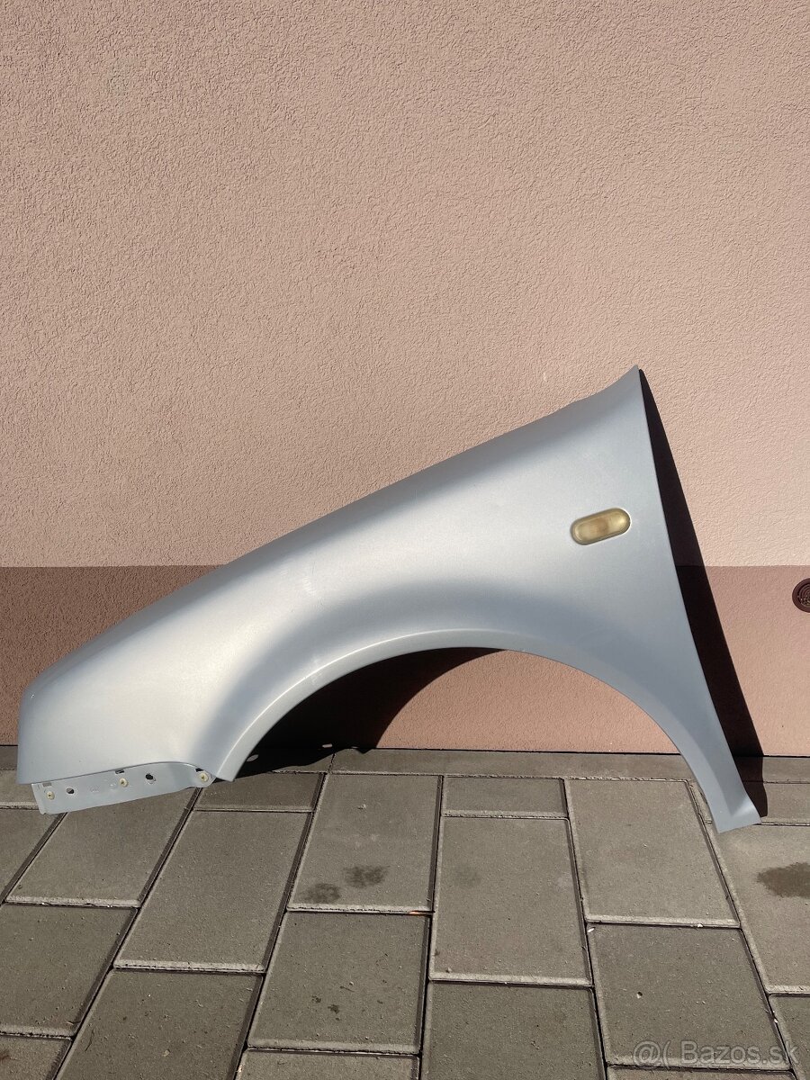 Predný blatnik VW Golf 4 LB7Z - 5