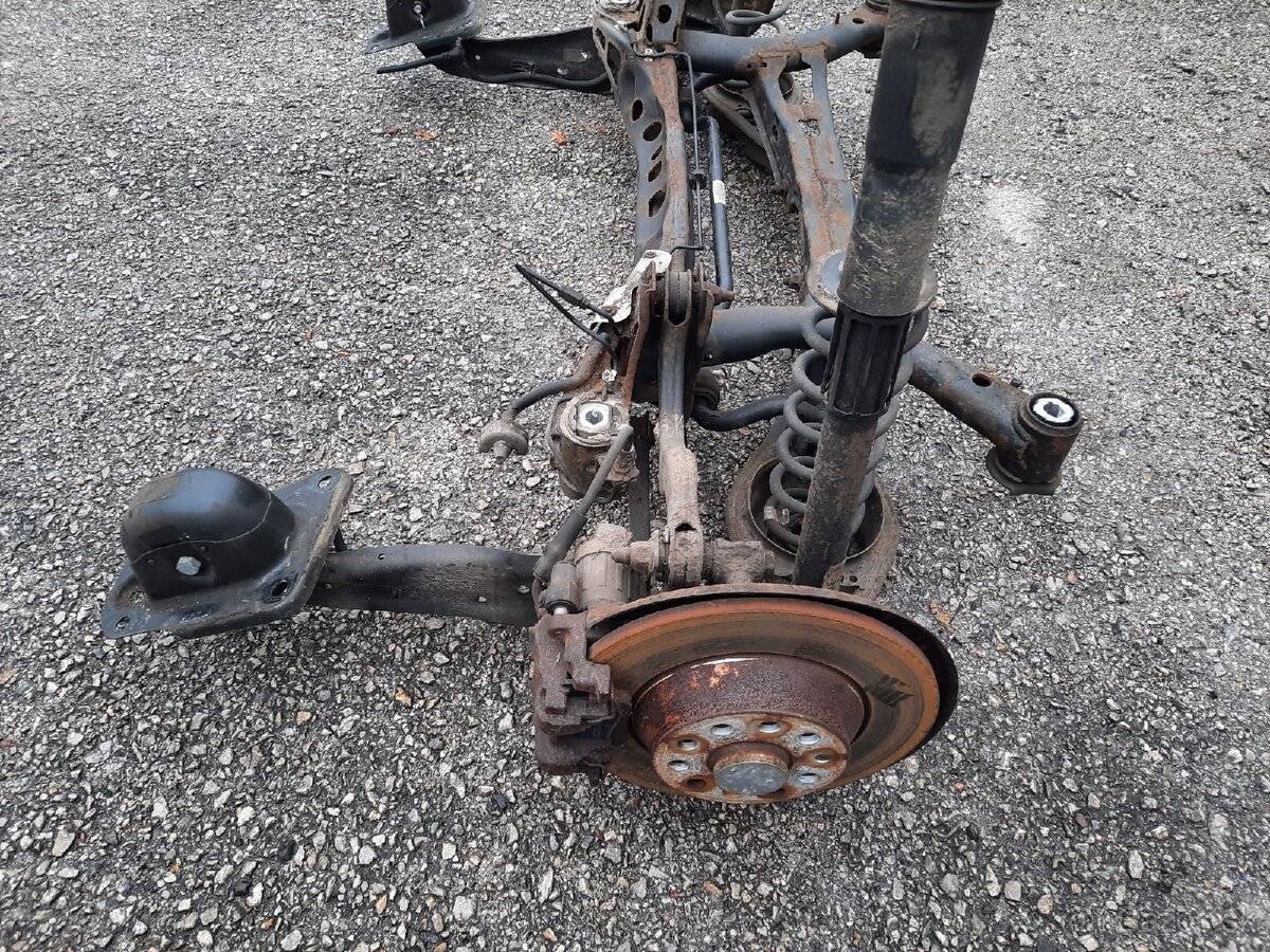 zadná náprava Passat B8 - 5