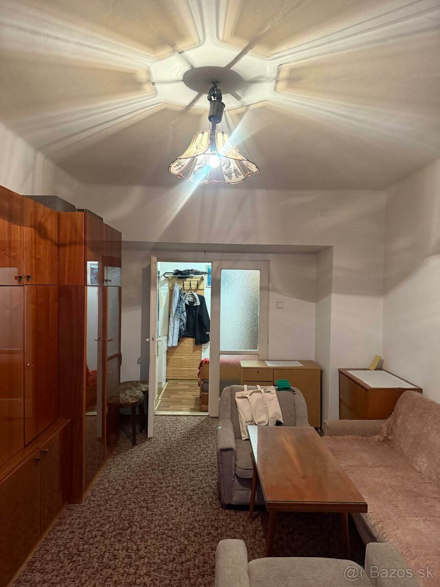 1-izbový byt Bratislava - NIVY - ul Budovateľská - 5