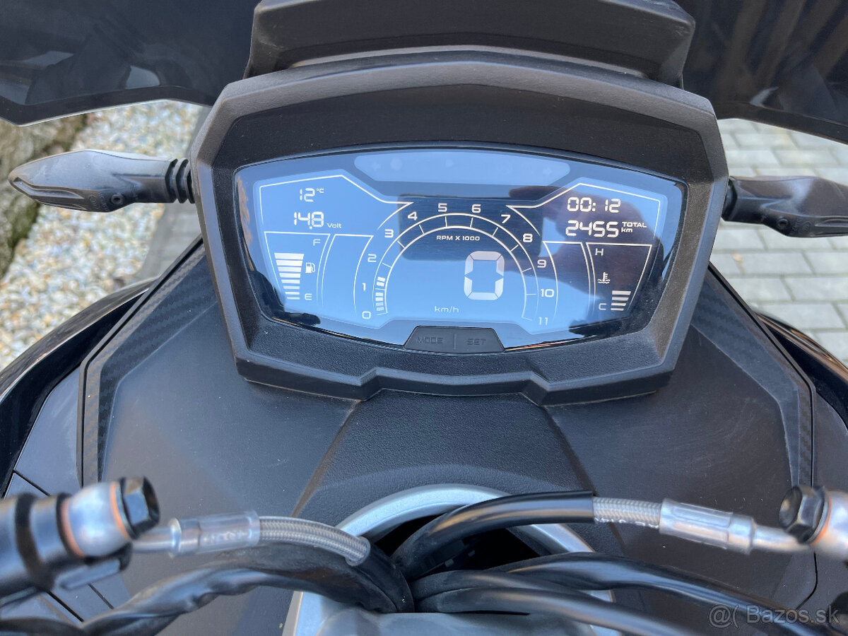 Aprilia SR GT 125 - 5