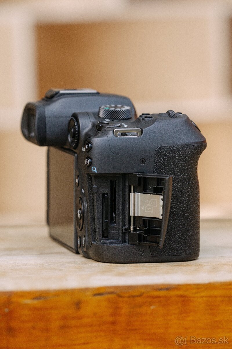 Canon EOS R7 - 5