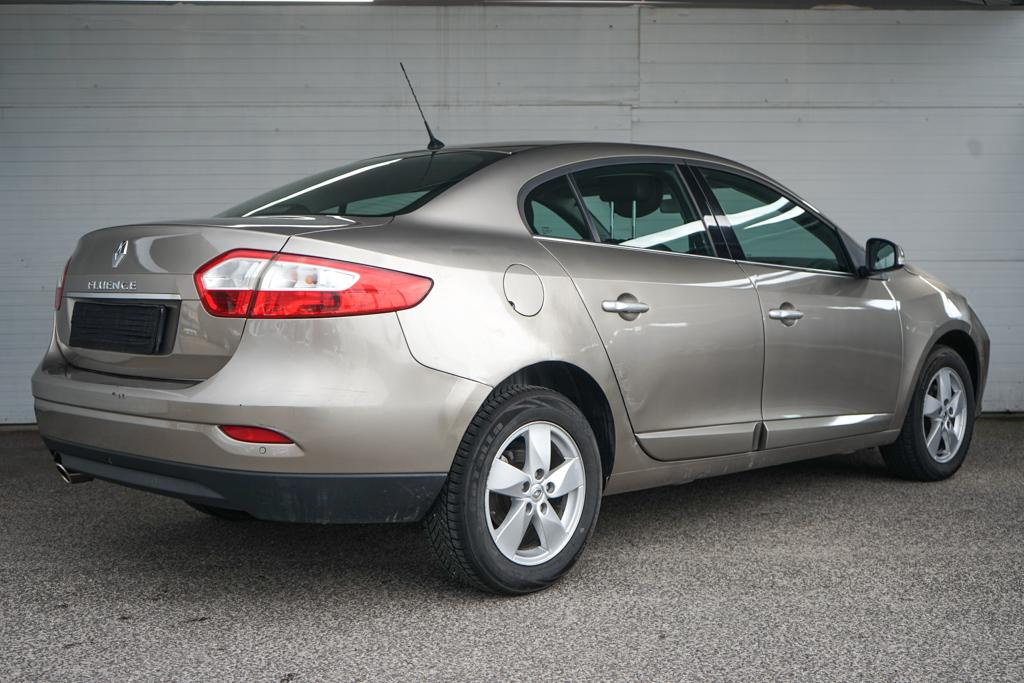 100- RENAULT Fluence 2010 benzín 1.6i 81kw - 5