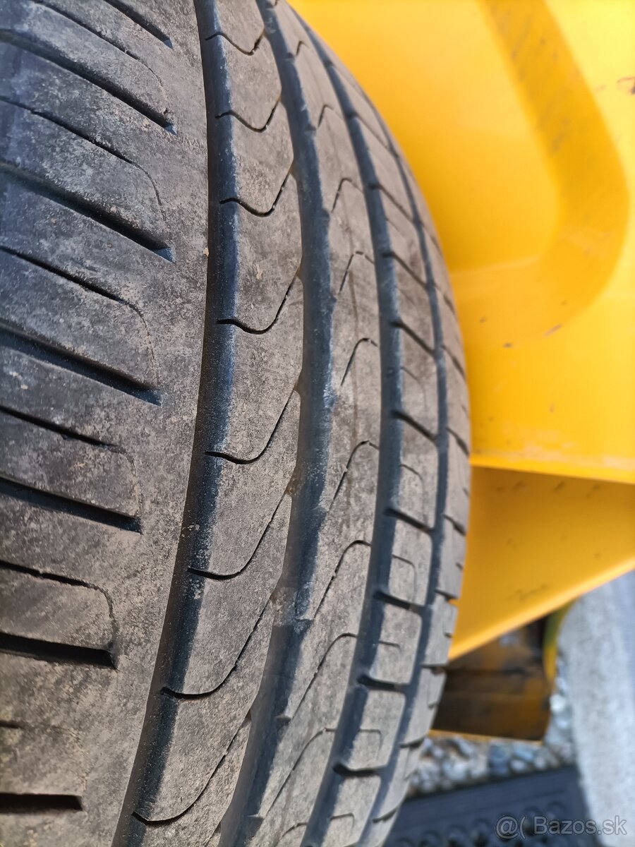 Elektróny Ford R18 - 5