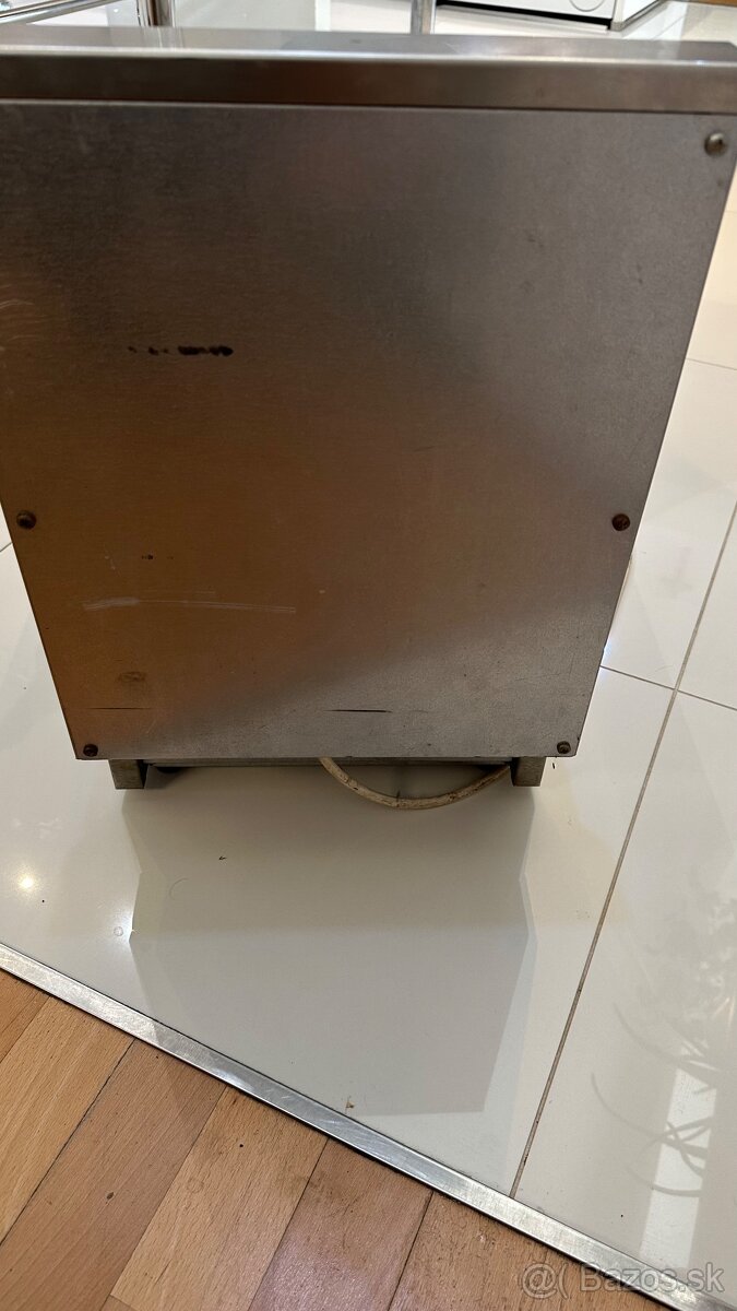 Predam profi gastro Elektrický sklokeramicky sporák s 2 Plat - 5