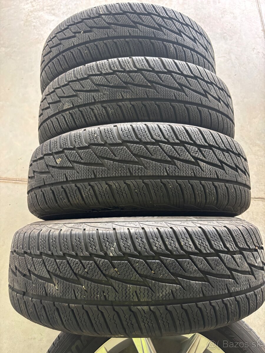 Predám original disky s pneu + puklice vw golf 6 - 5