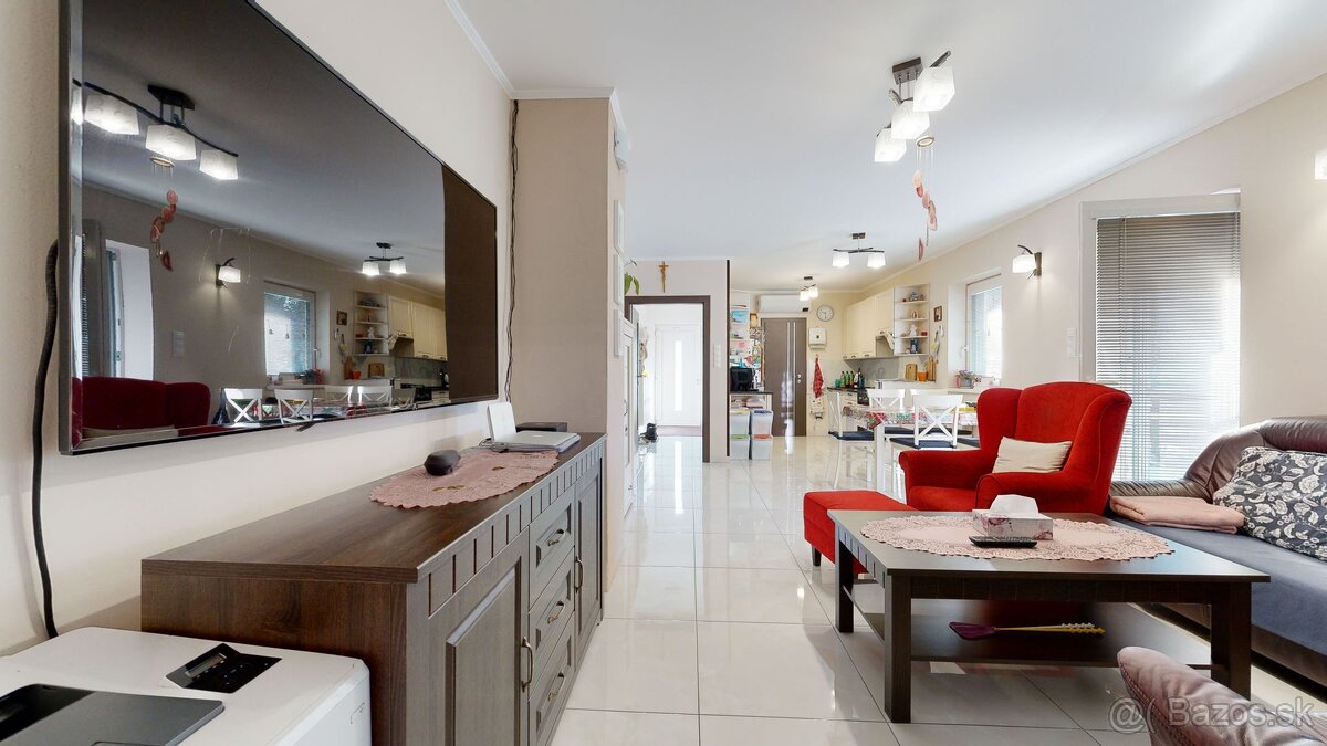 Dva domy za cenu jedného na pozemku s výmerou 1025m2 - 5