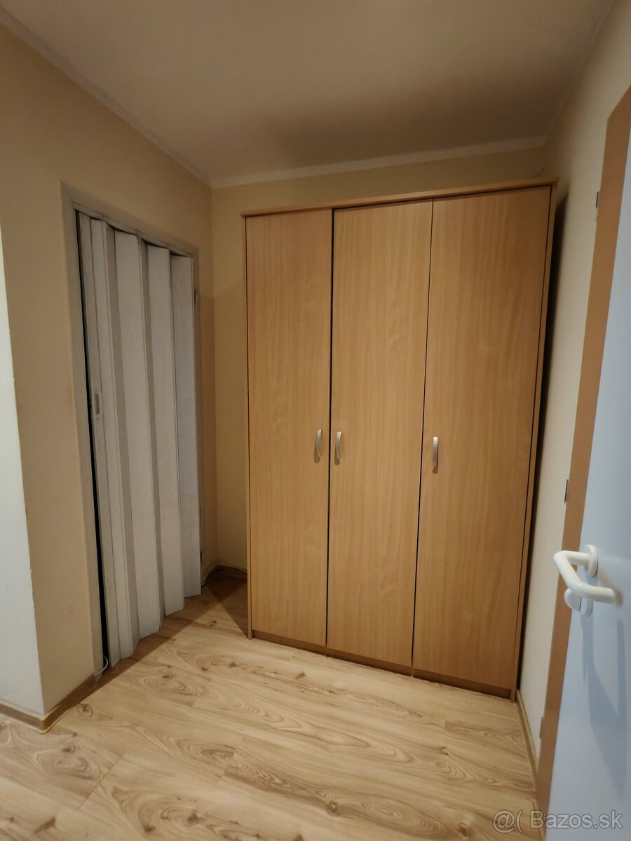 Garsónka s balkónom, Sihoť - 5