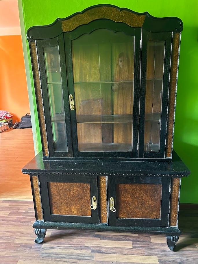 100-rocny nábytok do jedalne - 5