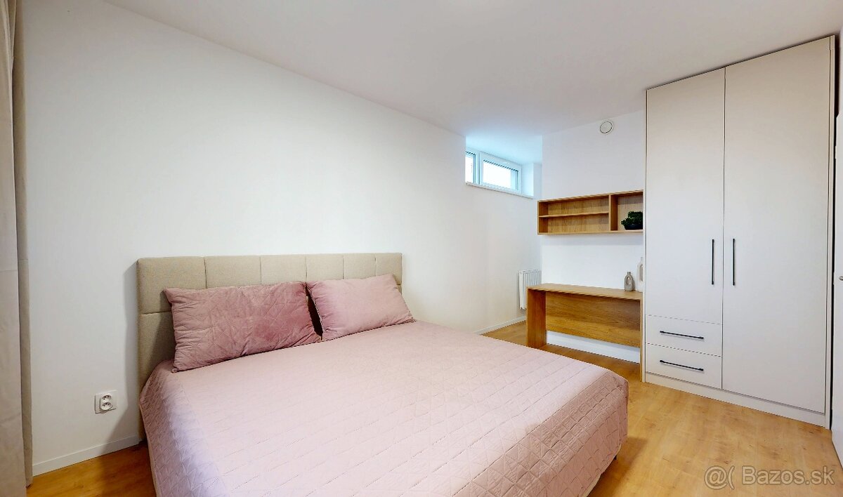 CENTRUM jedinečný 2 izb.byt s predzáhradkou 92 m2 - 5