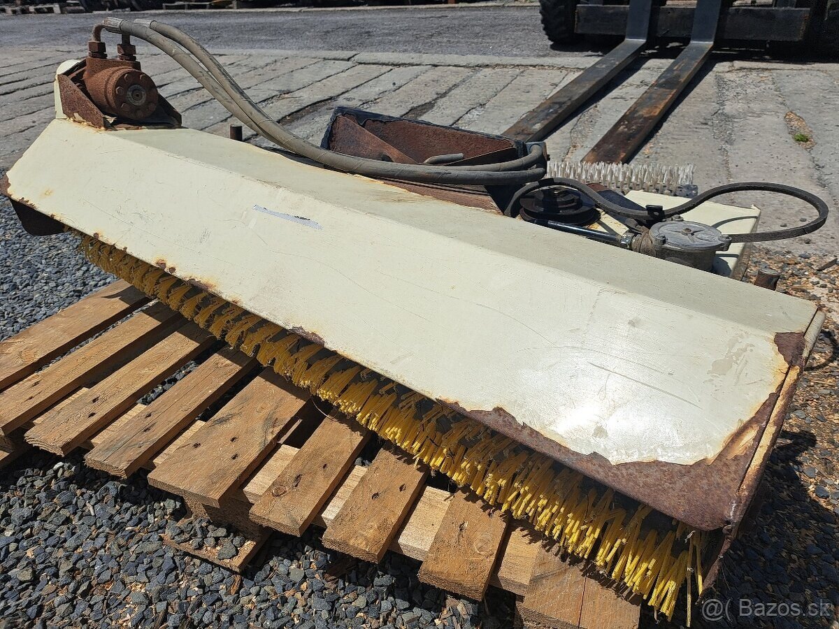 Zametacia kefa metla pre malotraktor - 5