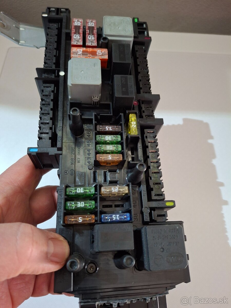 Predám poisťovací modul W204 C180d - 5