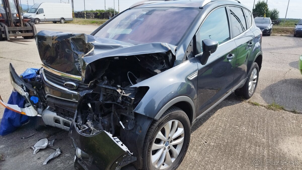 FORD KUGA, havarovaný