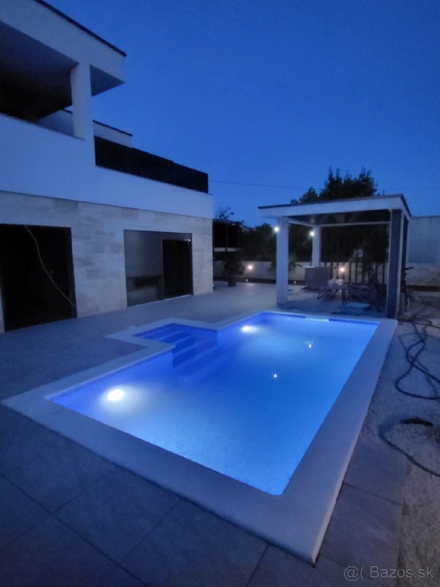 Vila s bazénom na predaj v centre ostrova Vir, Chorvátsko - 5