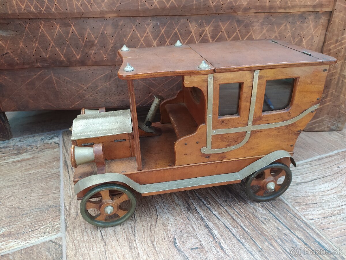 Zásobník na cigary drevené auto - 5