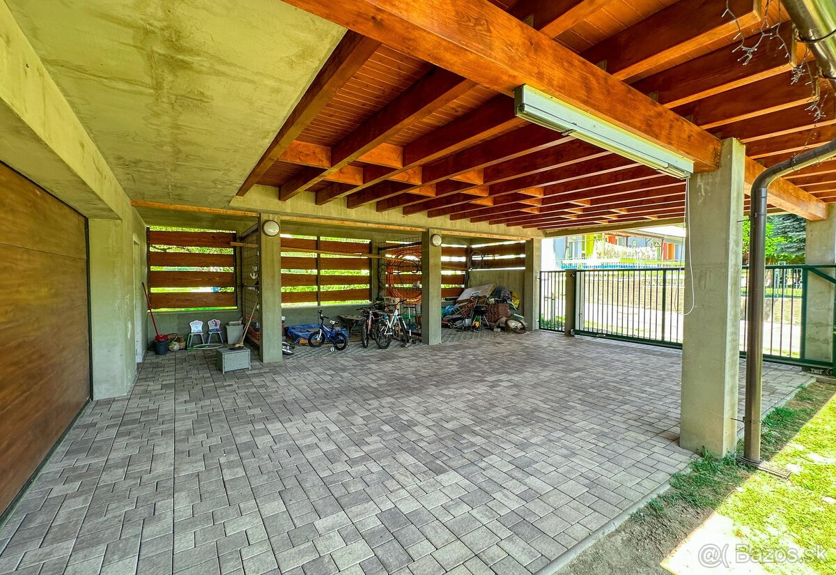 Krásny rodinný dom v meste Žarnovica (ul. P. Jilemnickéh - 5