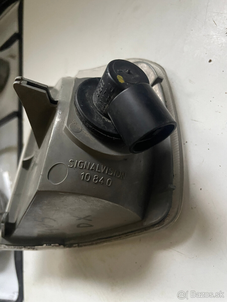 🚗 Predám predné smerovky / blikače – Peugeot 405 a 405S - 5