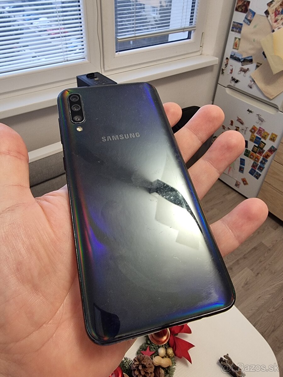 Samsung Galaxy A50 2 kusy a Samsung Galaxy A5 - 5