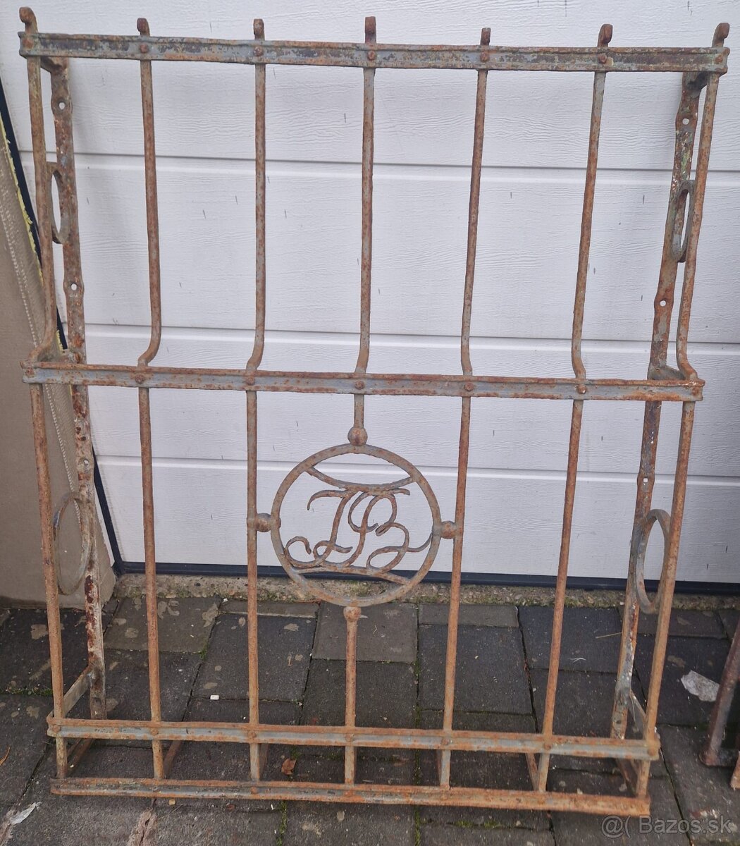 Staré kované okenné mreže (2 ks) - 5