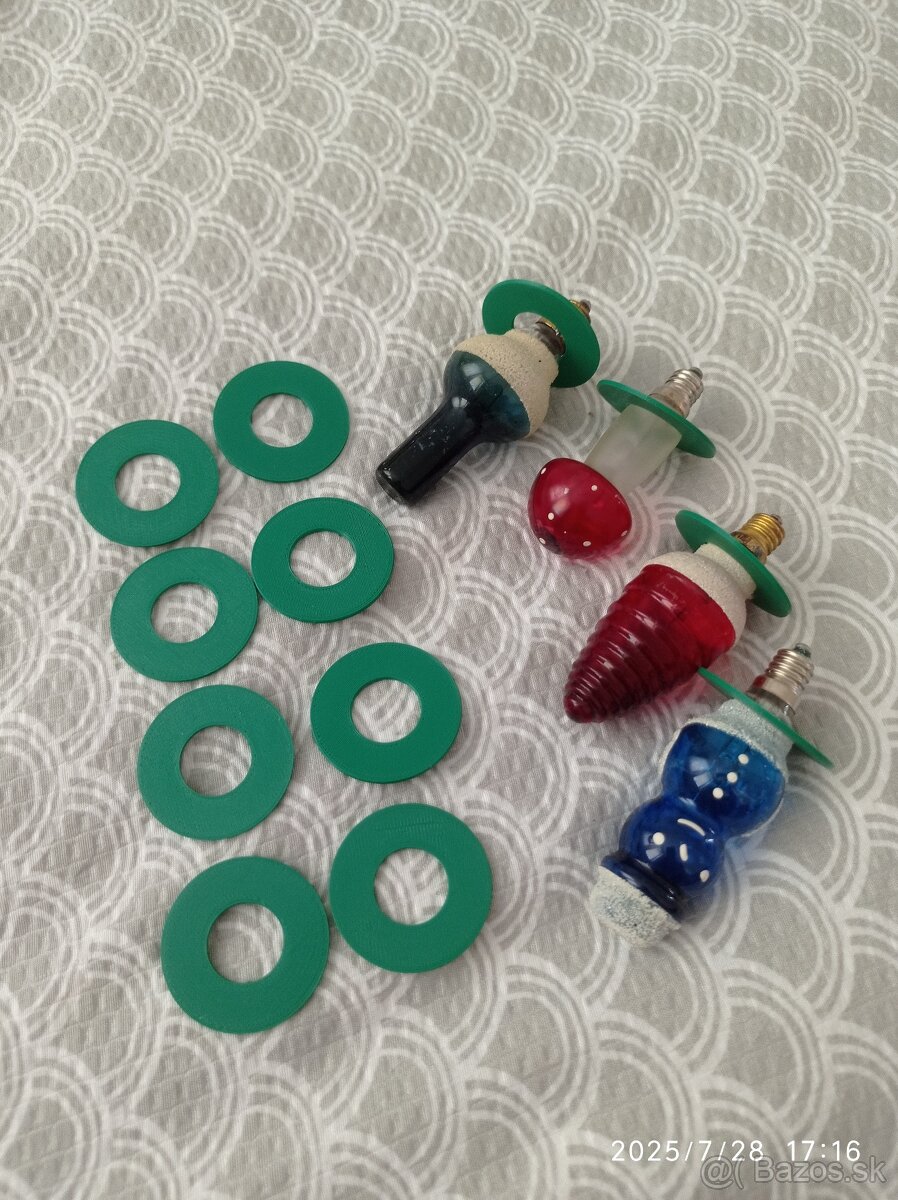 Staré náhradné žiarovky na vianočné svetielka - 5