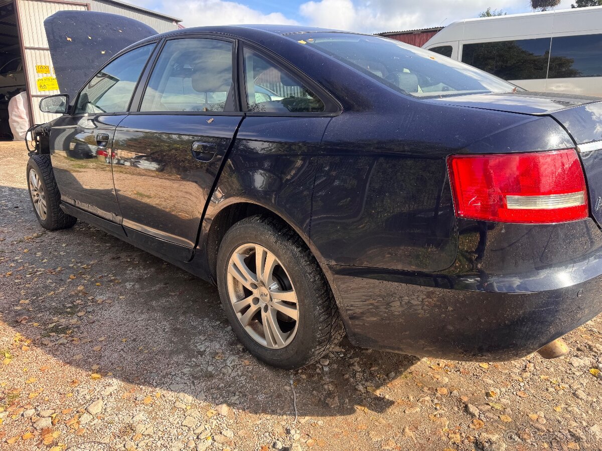 Rozpredam na náhradné diely Audi A6 C6 - 5