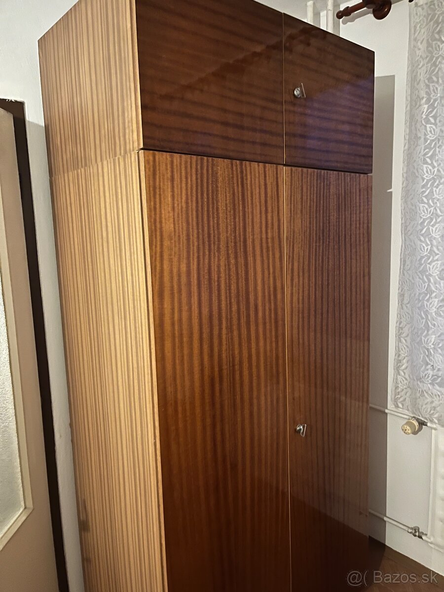 Retro starožitnosti nábytok - 5