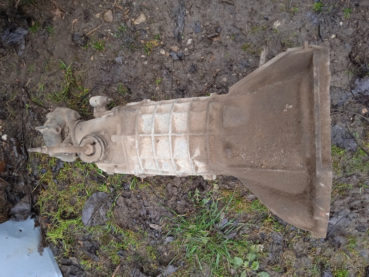 Predám prevodovku z LADA - 5