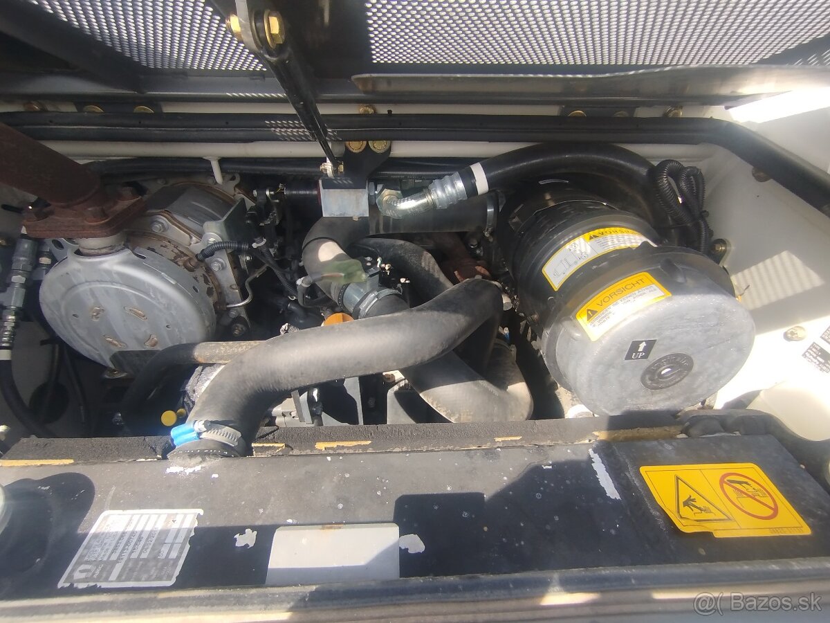 Predám takeuchi tl8 - 5