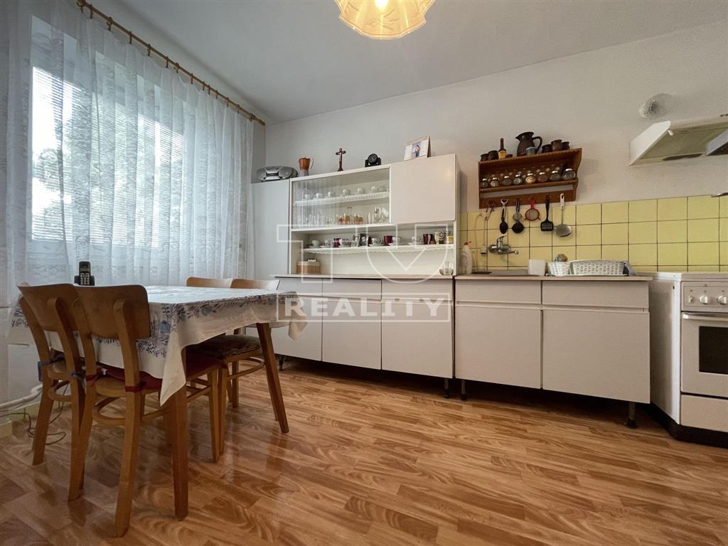 REZERVOVANÉ- Rodinný dom 312 m2 so 738 m2 záhradou vo... - 5