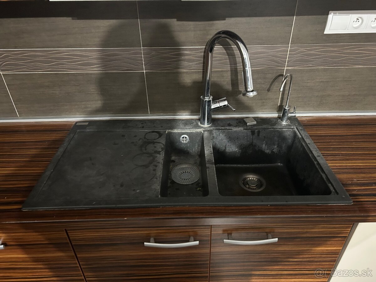 Predam kuchynsku linku s umyvackou a digestorom - 5