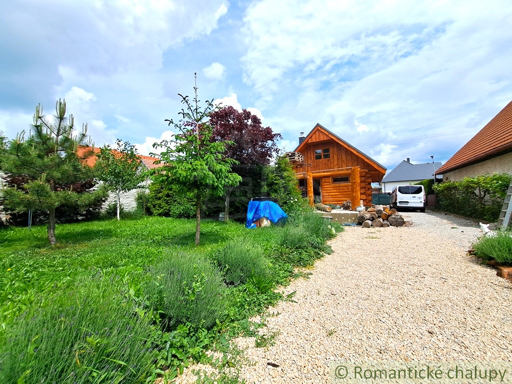 Zrubový domček v tichej časti obce Lehota vhodný na rekreá - 5