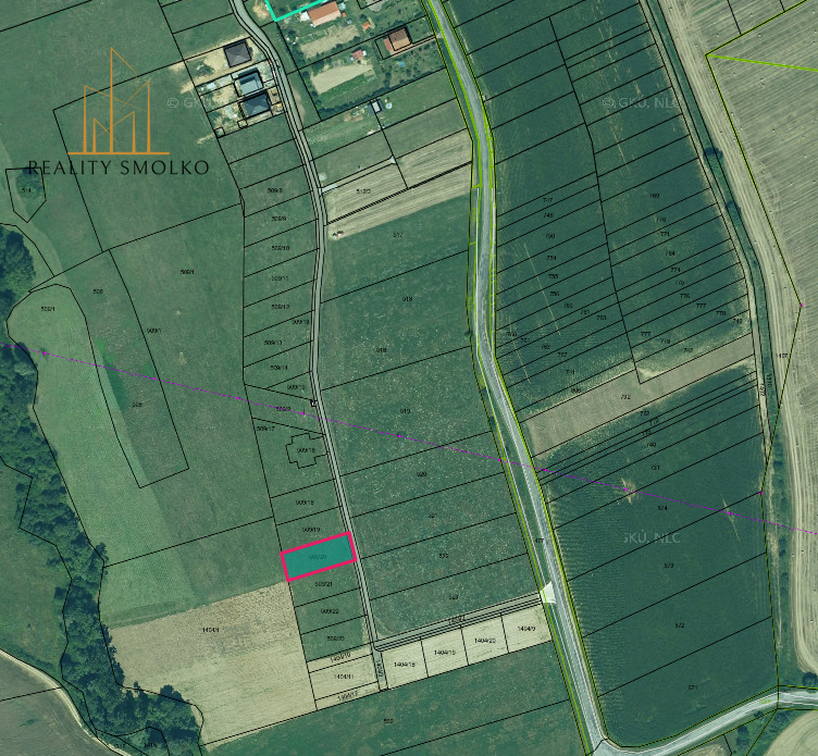 POZEMOK na výstavbu RD 1013 m², HANKOVCE - 5