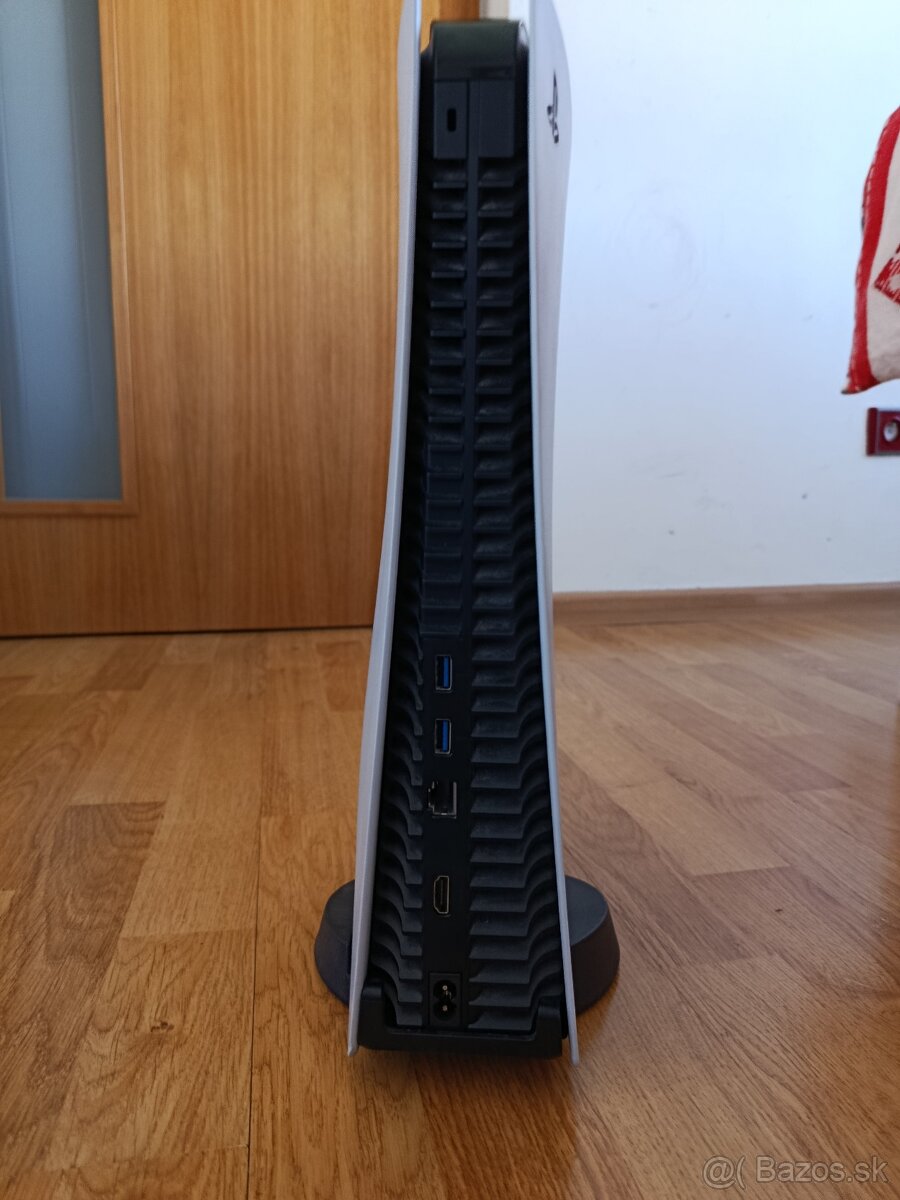 Predám PlayStation 5 + hry + príslušenstvo - 5
